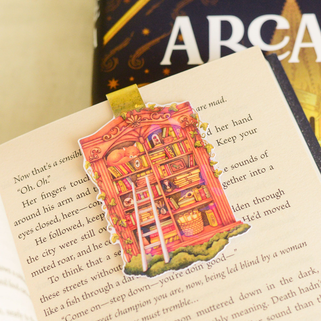 Magic Bookcase Magnetic Bookmark