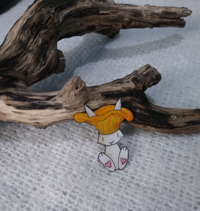 Pin's Lapin à la Chanterelle