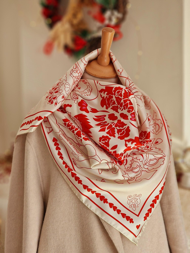 CARRÉ MADONE DE BRANDO ROUGE 90