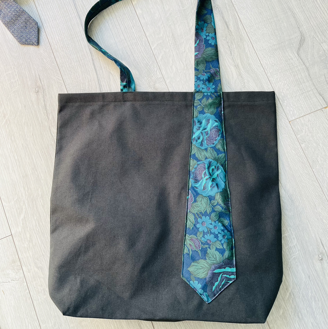 Tote bag cravate 