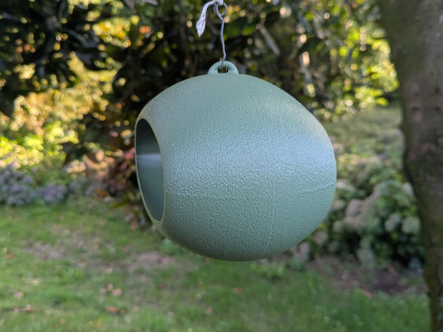 Mangeoire à oiseaux de la nature à suspendre de forme ovale