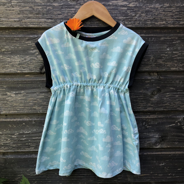 Tunique évolutive 4-10 ans «Nuages»