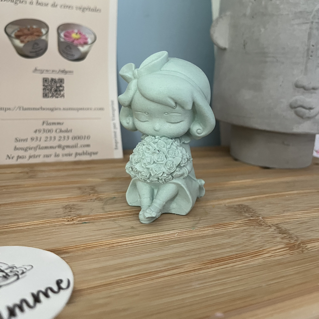 Demoiselle aux fleurs Décorative 