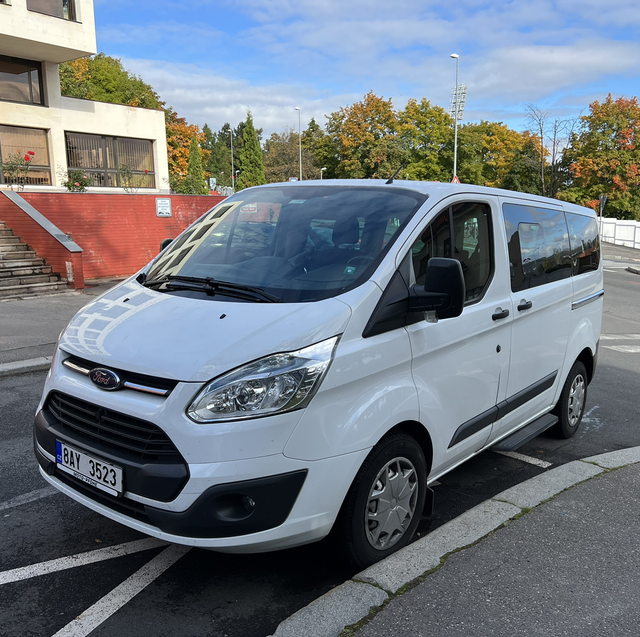 Airport transfer up to 5 pax