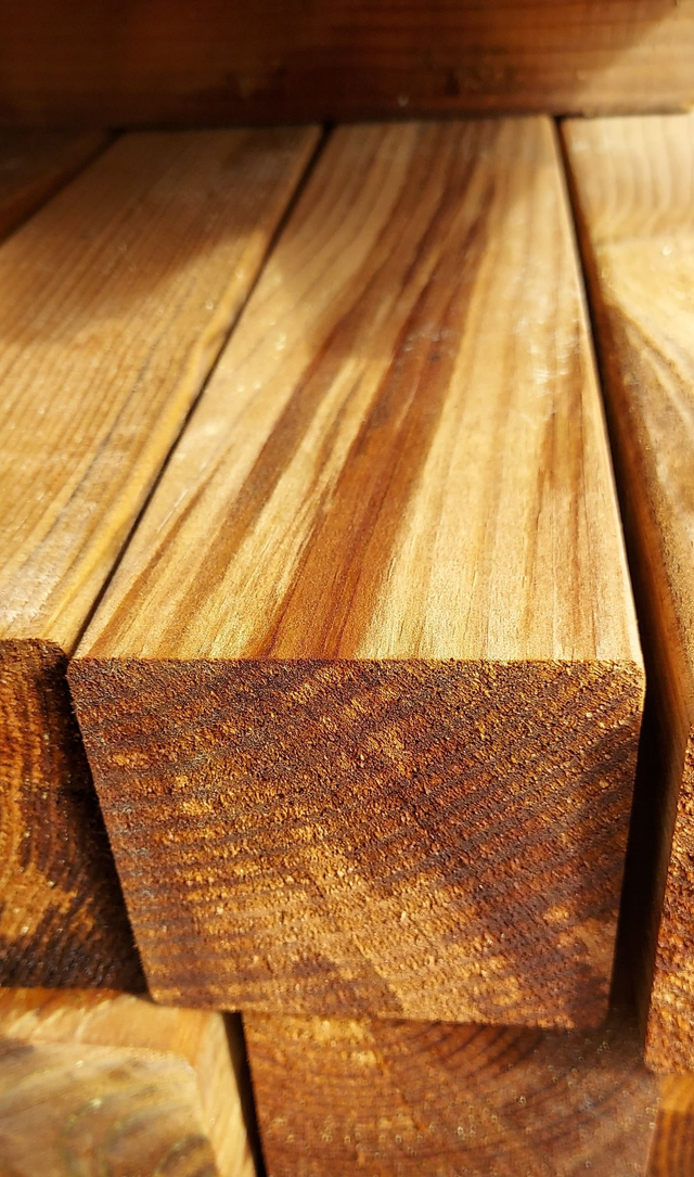 POTEAU RABOTÉ EN PIN
