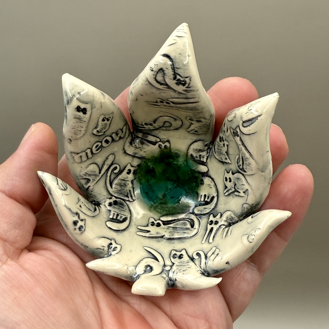 Small Cannabis leaf dish