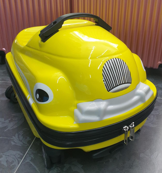 Cheldren Luggage 4 wheels Car Shape