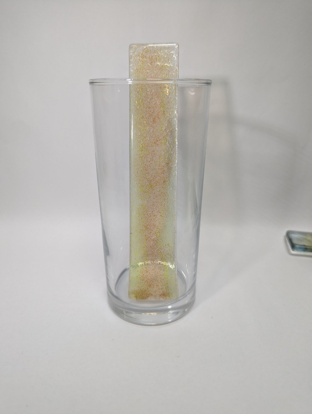 Touillette en poudre de verre + eau jaune et rouge