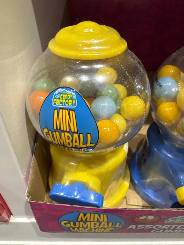 Mini gumball machine 
