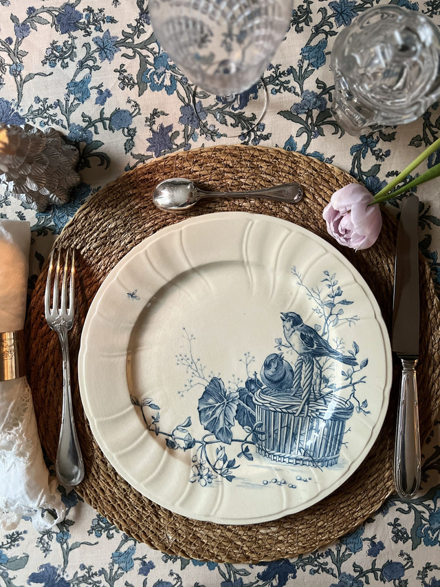 OISEAUX - Suite de 6 assiettes plates aux Oiseaux par la manufacture française de Gien - Terre de Fer