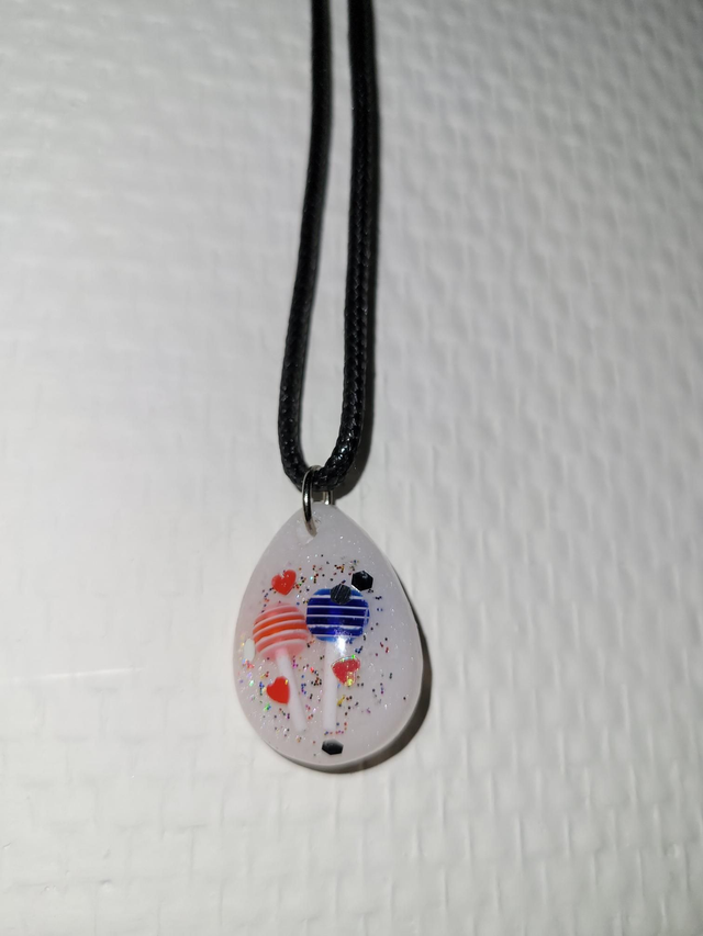 Joli collier femme ou fille