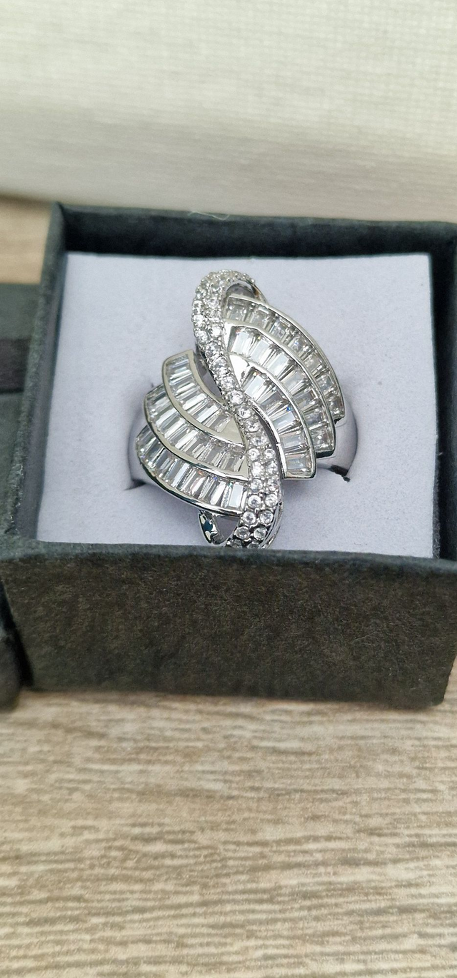 Bague Argentée Rhodium Plaqué Zirconiums