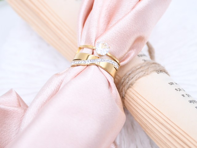 Bague strass non réglable 