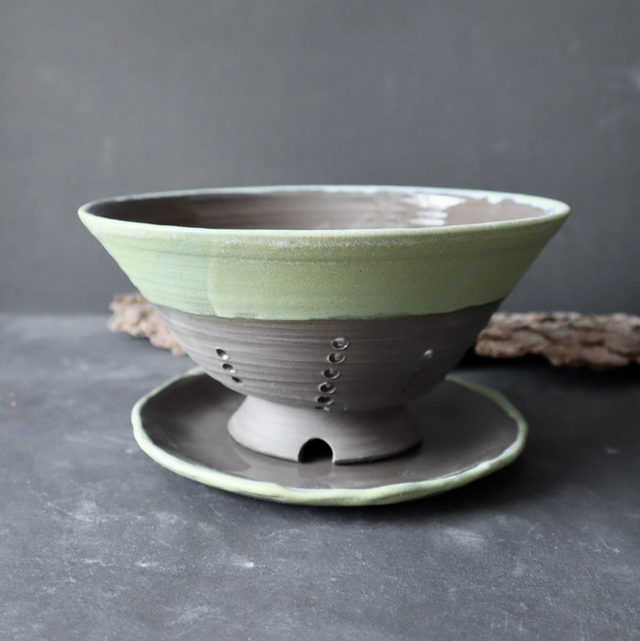 Pottery Strainer/Colander with Plate Set