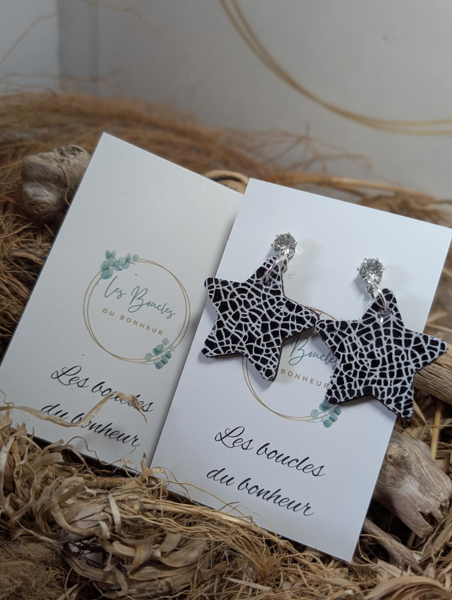 Boucles d'oreilles Petite étoile noir craquelé st049