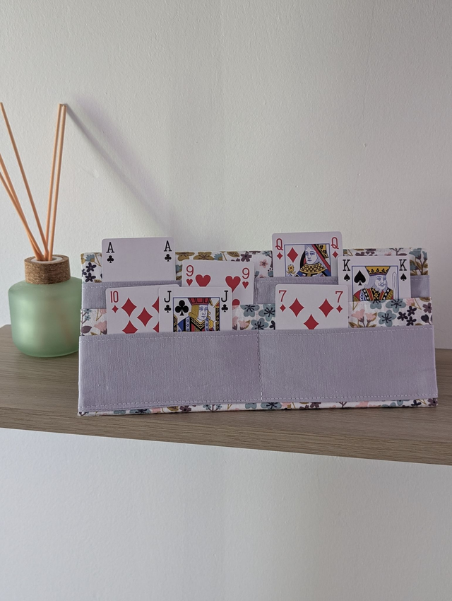 Porte-cartes de jeu modèle lilas fleuri