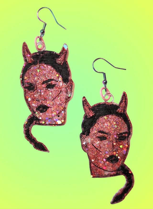 She Devil korvakorut, II-laatu