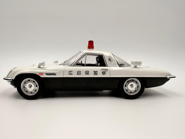Mazda Cosmo Sport Japan Polsibil år 1968 - Skala - 1:18