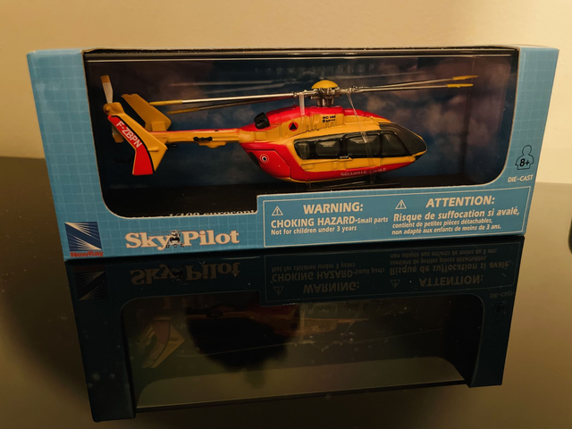 Maquette métallique EC145 au 1/100ème