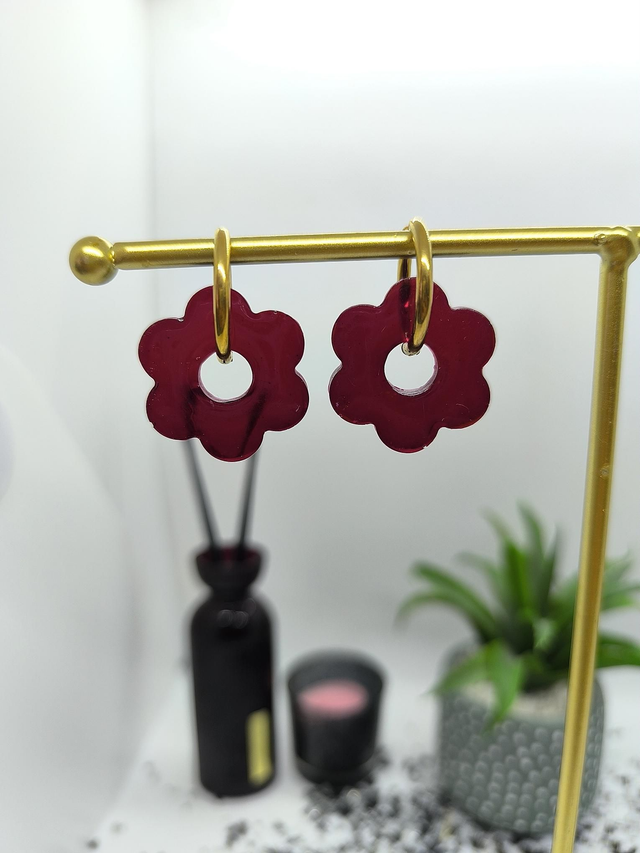 Boucles d&#039;oreilles fleur/créole rouge bordeaux 