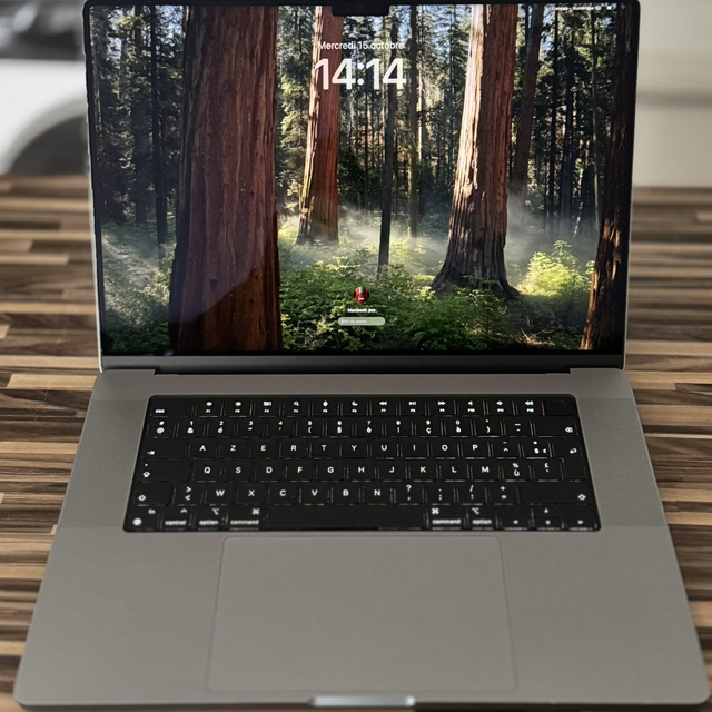 Macbook Pro 16&#039;&#039; M2 PRO 19 coeurs 12 coeurs 16G 512G 2023