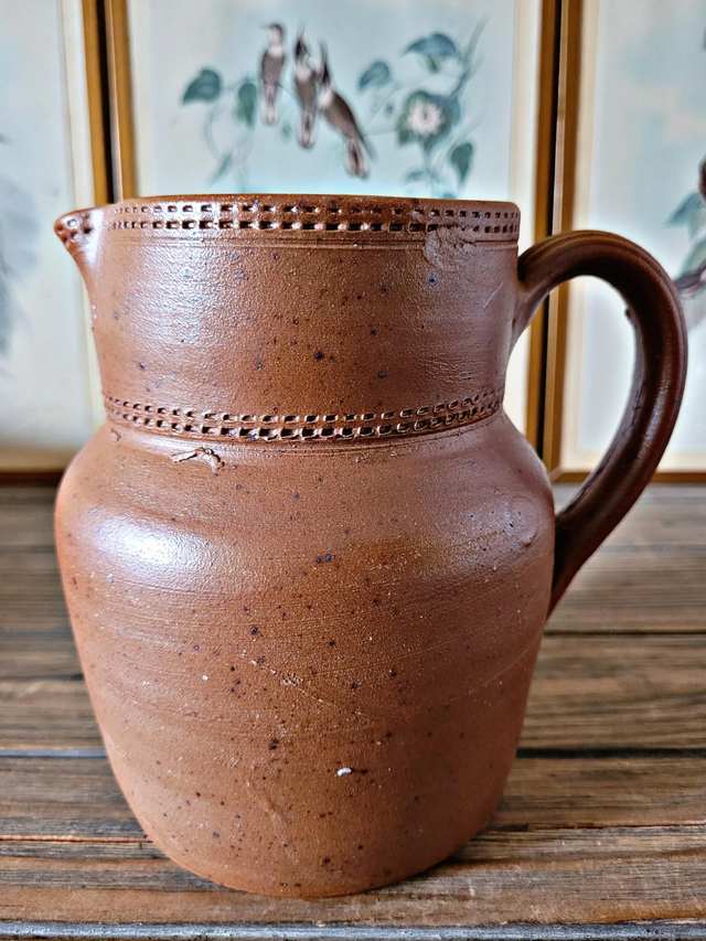Cruche ou pichet vintage en grès marron
