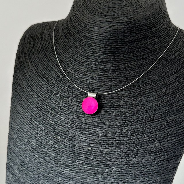 Solitär RIVOLI 14 an Edelstahlreifen, Electric Pink