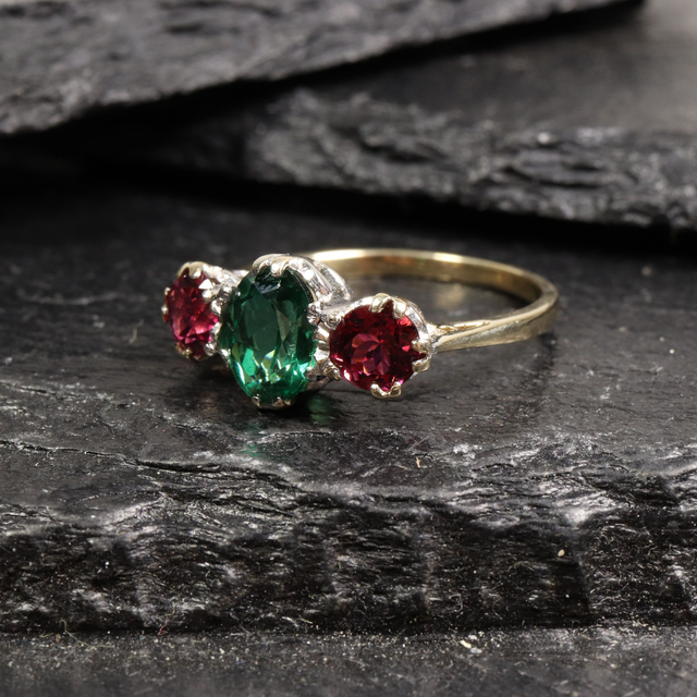 Vintage 9K 9Ct 375 Solid Yellow Gold Three Stone Trilogy Oval Round Cut Green Indicolite Pink Rubellite Tourmaline Ring Size P - 7 1/2