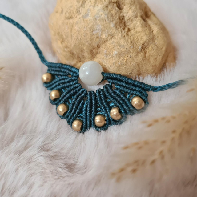 Collier Mokïa en macramé avec pierre naturelle