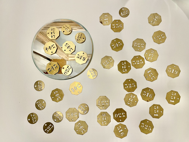 Lot de 3 petites plaques en laiton 