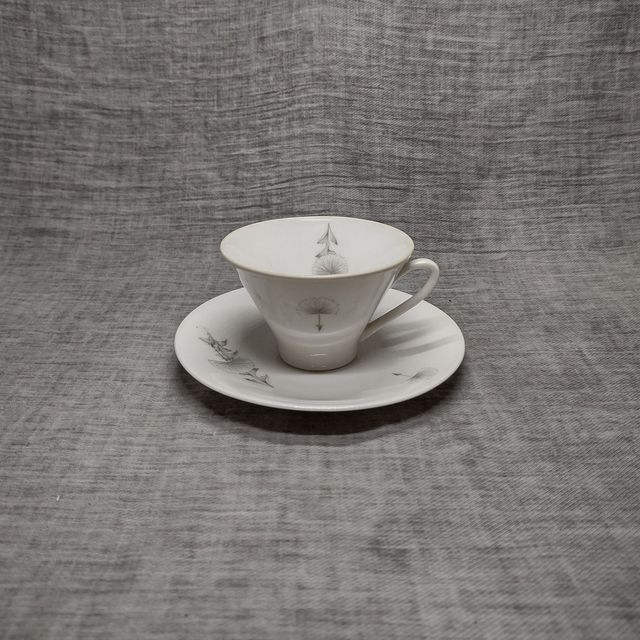 Spenzo - S. Polak en Zonen | Kop (diameter 9,5 | hoogte 6) en Schotel (diameter 14,5 | hoogte 2 cm) Paardenbloem motief | Vintage