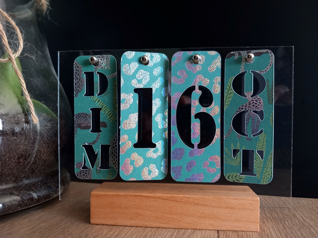 Calendrier perpétuel transparent