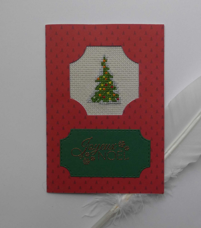 Le sapin de Noël brodé
