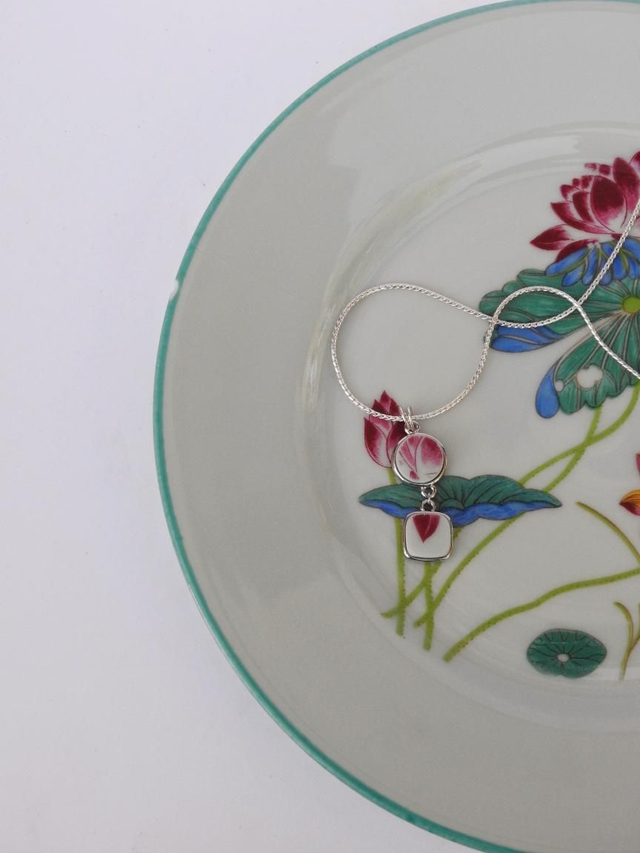 Pendentif double - porcelaine Charles Field Haviland - modèle Lotus no.1