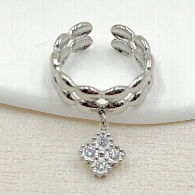 Bague argent avec pendentif 