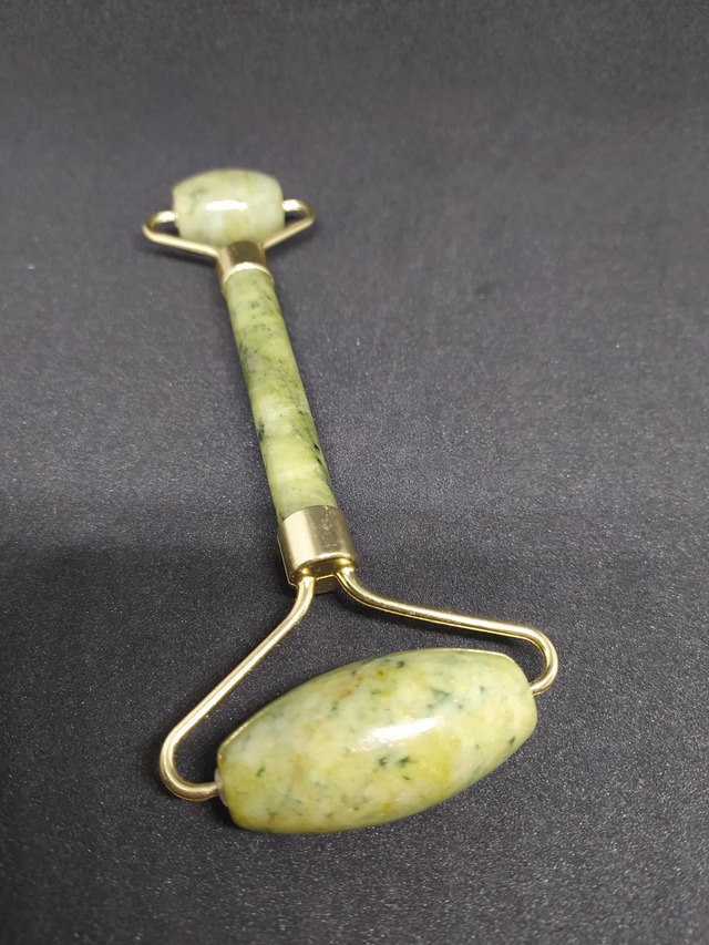 Rouleau de massage en jade