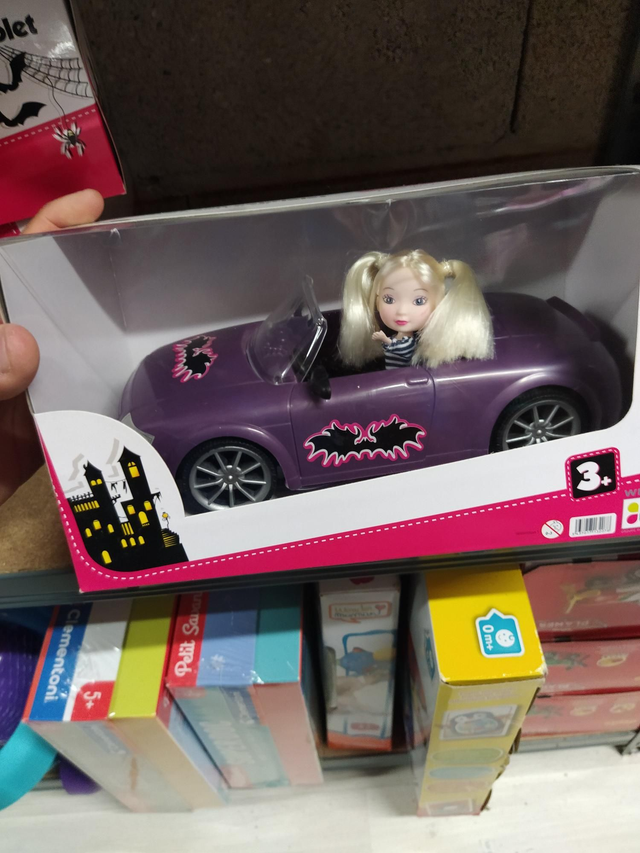 SCARY ET SON CABRIOLET