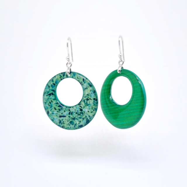 Boucles d&#039;oreilles vert créoles 