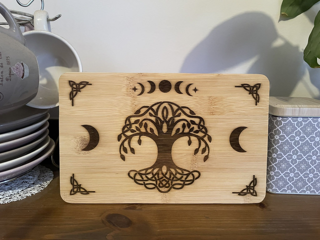 🌙Planche Petit Déjeuner en Bambou – Gravure Yggdrasil - Arbre de vie