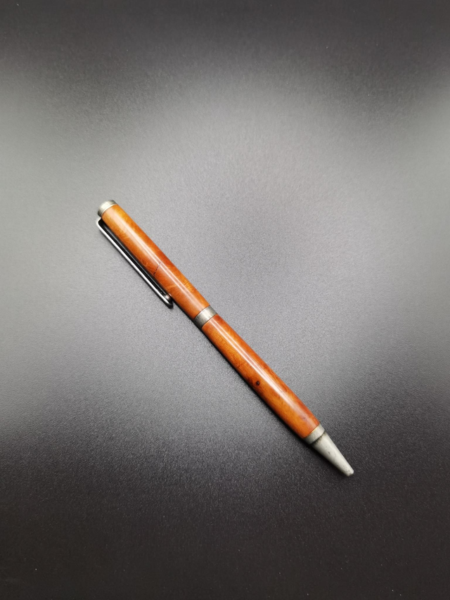 Stylo en bois de Bruyère
