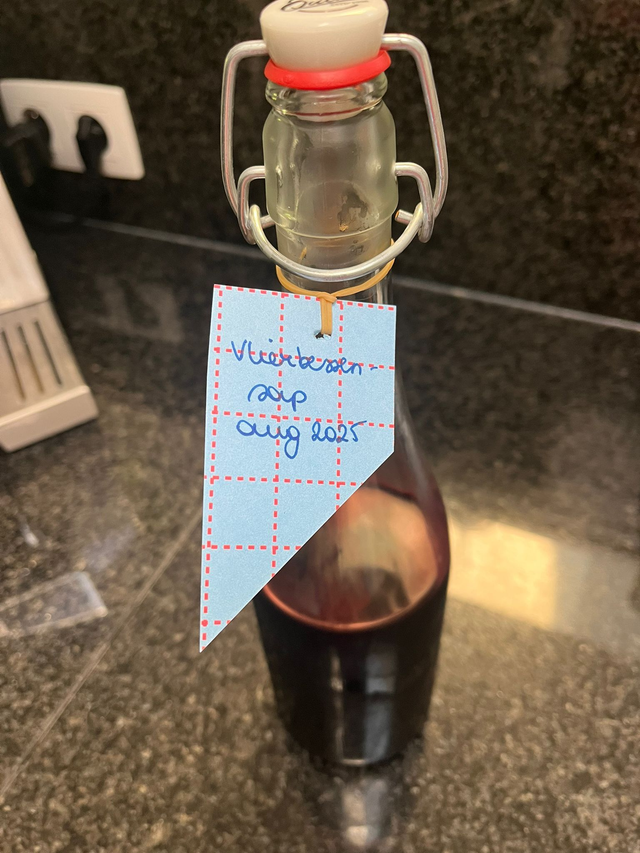 Vlierbessen siroop Augustus 2025 ( per 100ml)