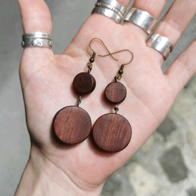 Boucles d'oreilles en Bois d'Acajou Sapeli et Laiton vieilli 