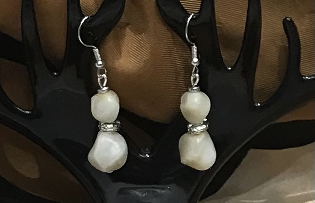 Cream/Silver Dangling Earrings- CDE1000