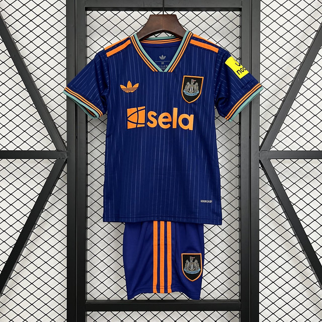 Conjunto camiseta + pantalón NIÑOS 3ª Newcastle 25-26