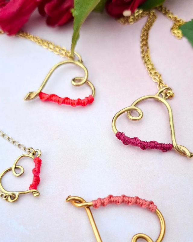 Collier Cœur tissé coloré 