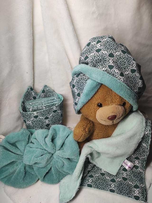 Ensemble visage et douche vert eau rosace psychédélique