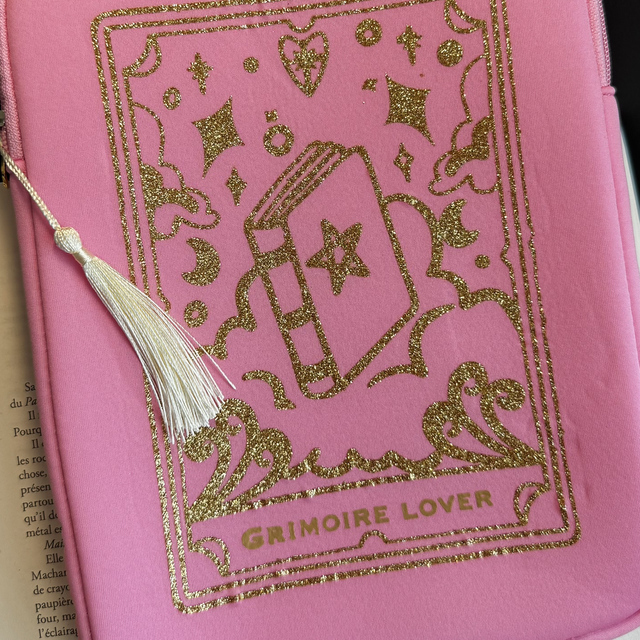 Protection d’Ipad 11’’ ou livre A5 « Grimoire lover »