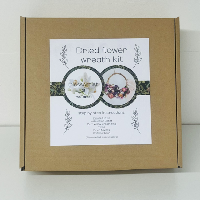 DIY mini dried flower wreath kit