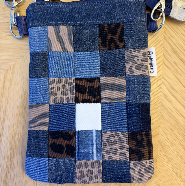 Muttley small crossbody bag