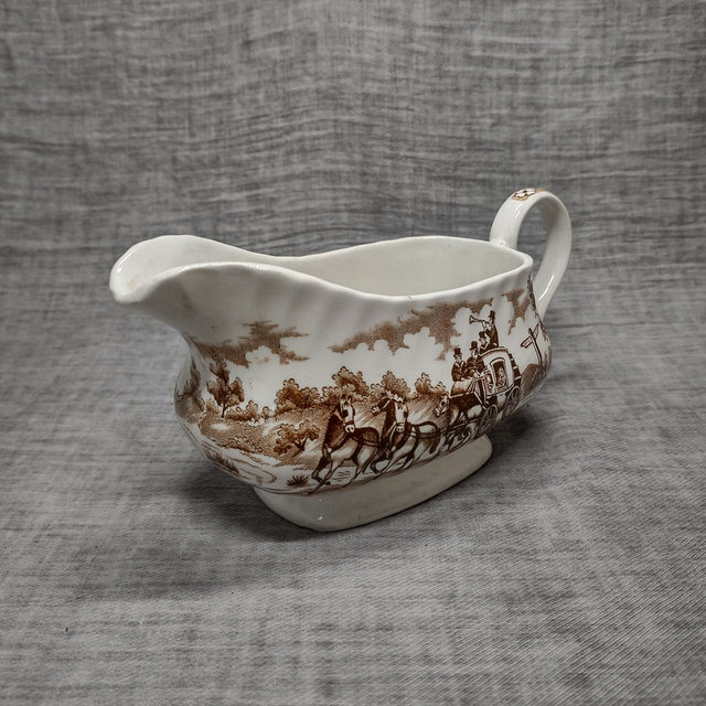 Alfred Meakin | Sauskom Juskom (lengte 18,0 | breedte 9,0 | hoogte 9,0 cm) &#039;Coaching Days&#039; motief in bruine kleur | Vintage - Onvolkomenheid